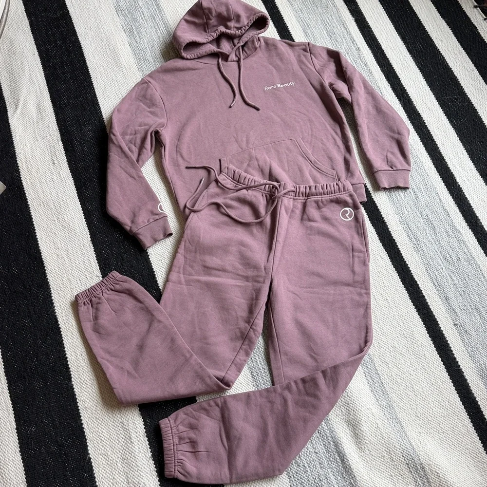 Rare Beauty Comfy Sweats Set w/ Sweatpants & Sweatshirt - Picture 2 of 7